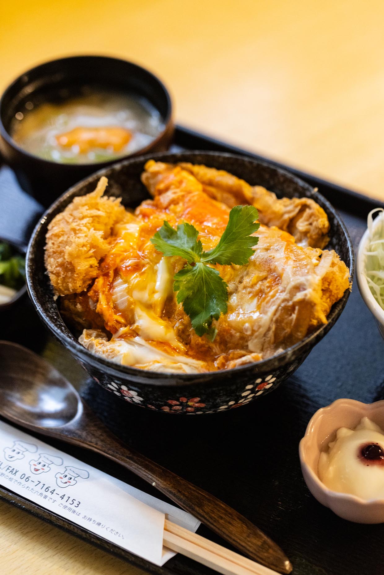 「とんかつ中村」のかつ丼