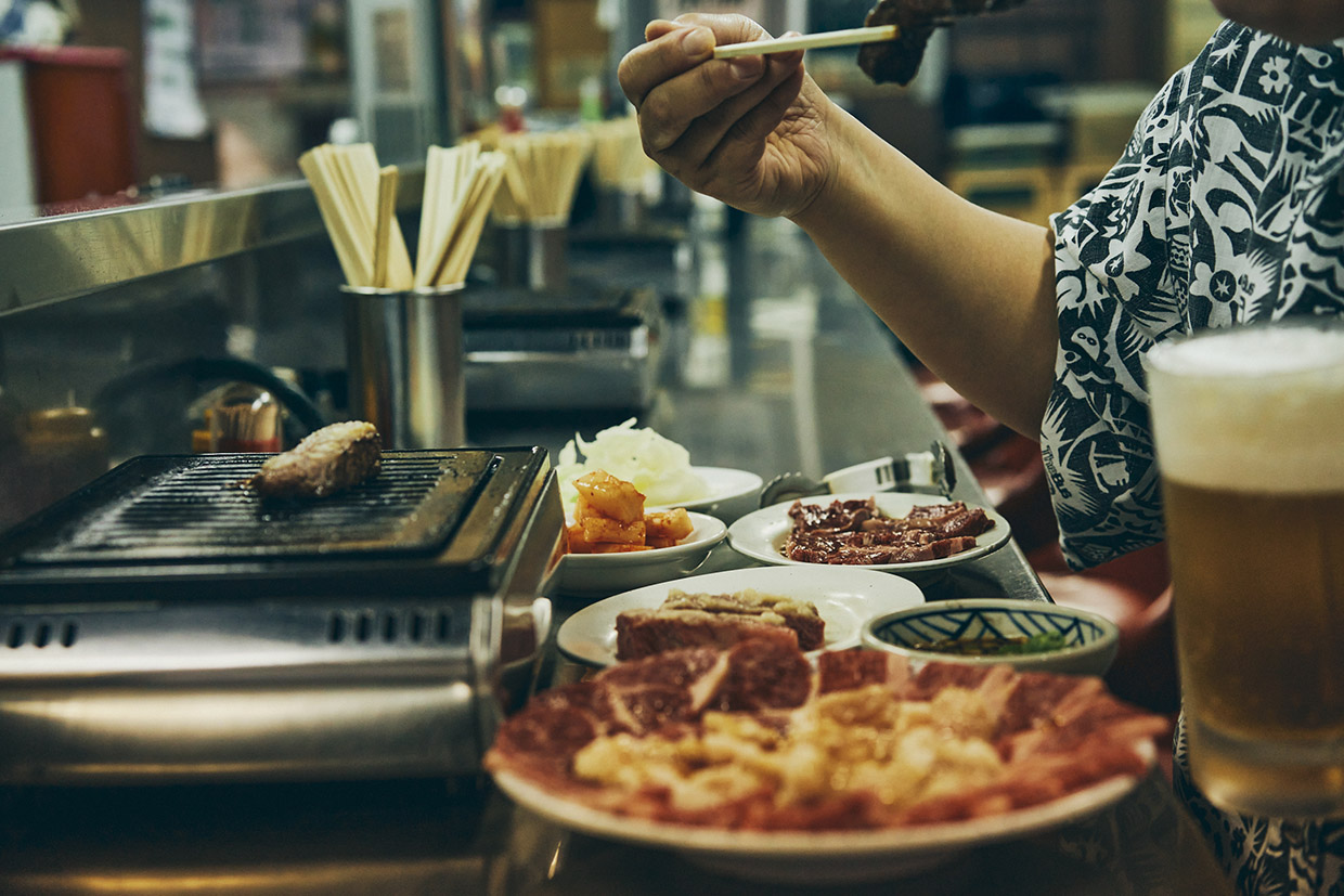 「楽洛亭 日本橋店」でうらともえさんが食う