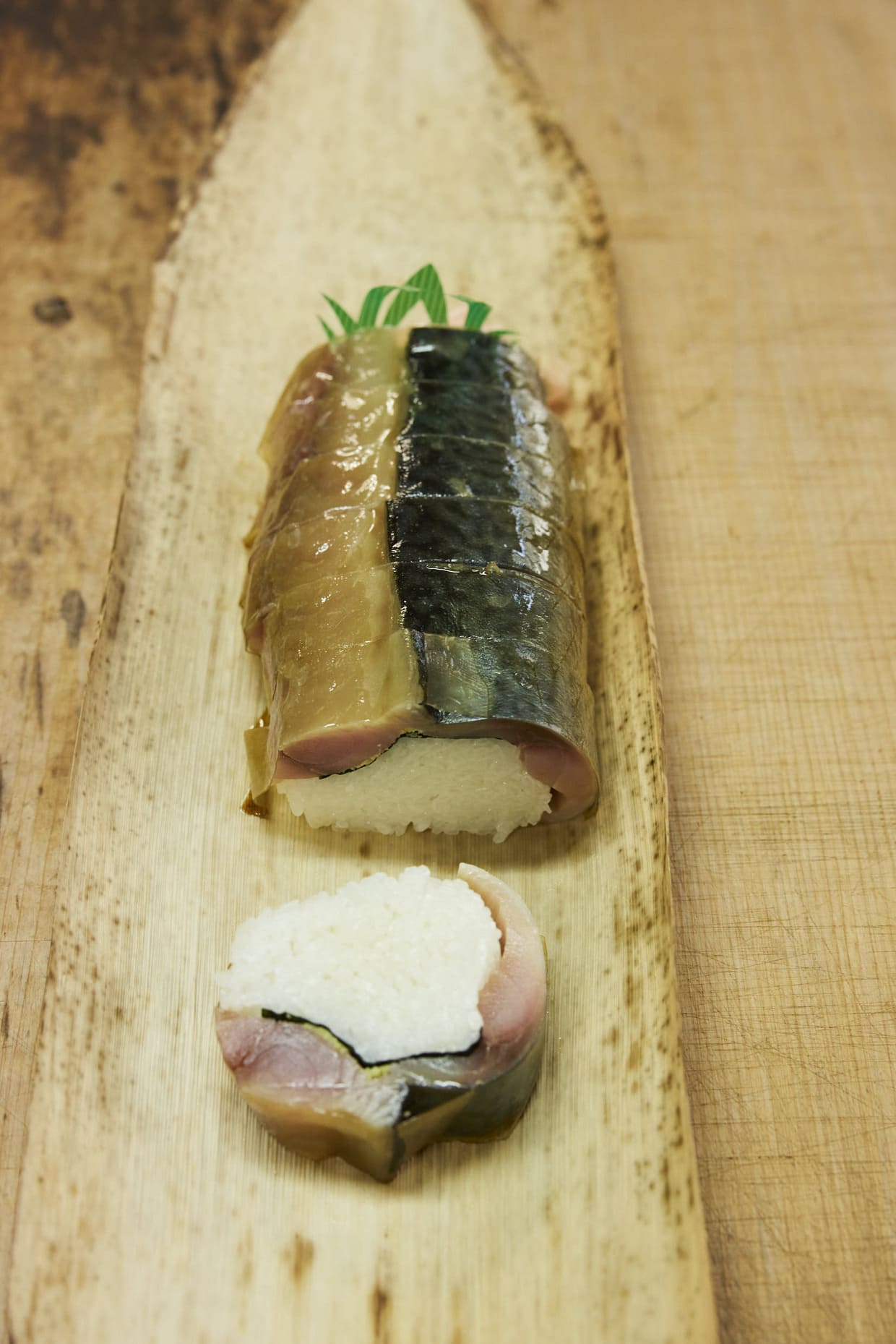 「鮓直」の鯖寿司