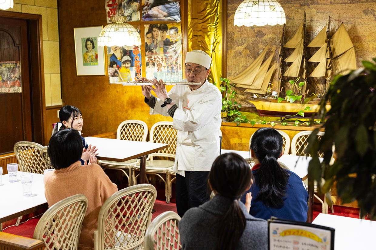 「トロイカ＆リビエラ」の店主