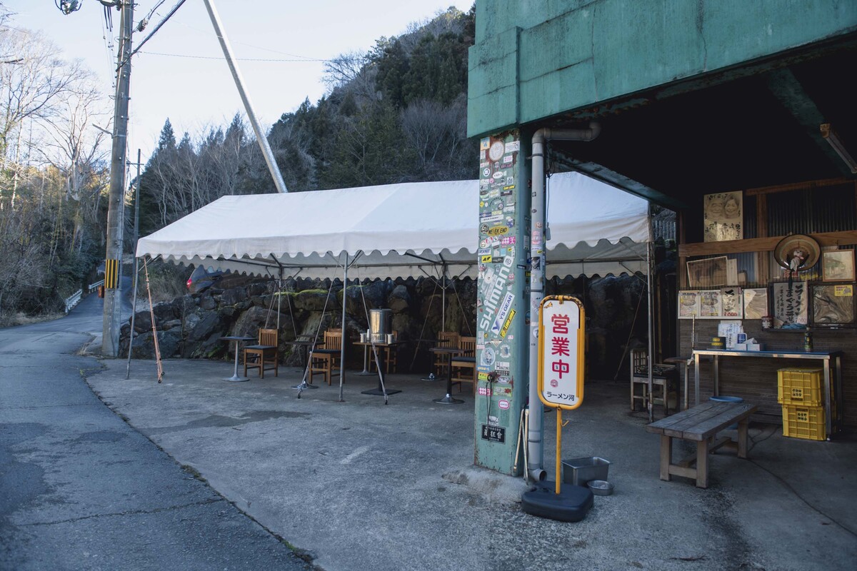 ラーメン河の内観