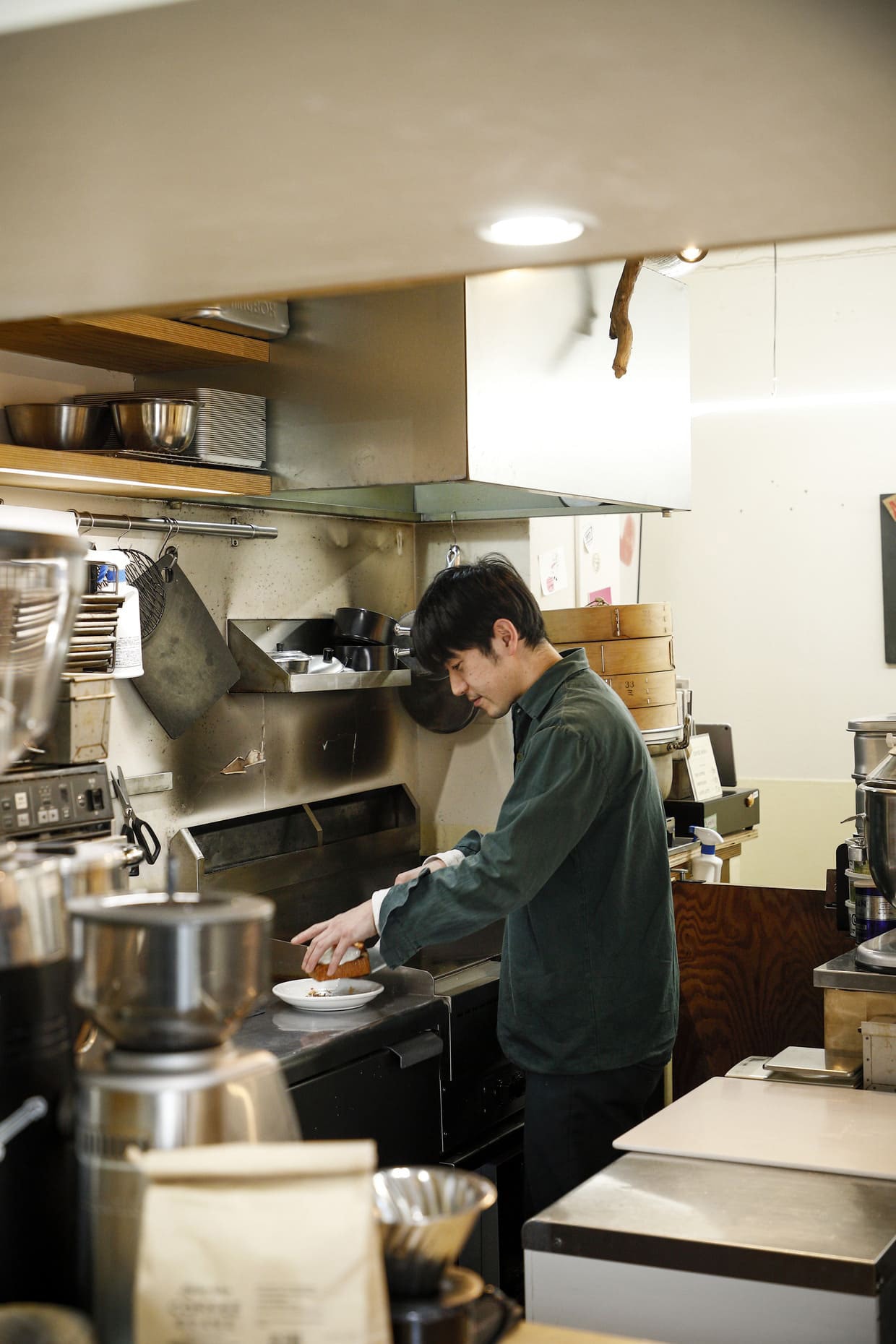 京都・五条堀川『WANDERERS』店長の春木良介さん