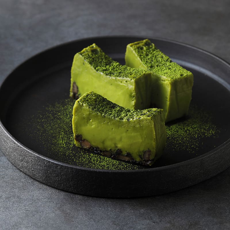 『御料理うみ』のエスプレッソ黒豆餡の抹茶チョコテリーヌ