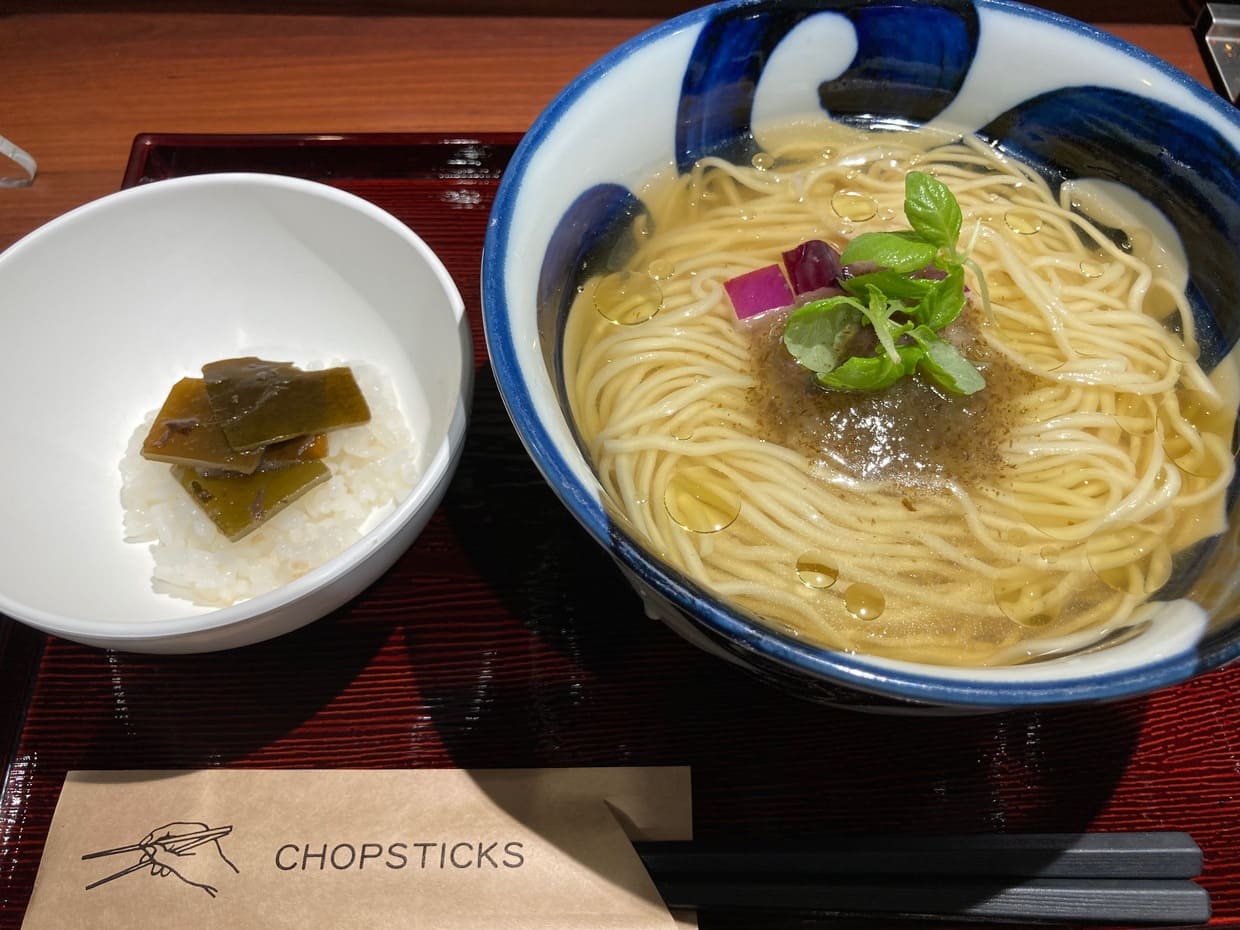 京都『拳ラーメン』羅臼昆布かけそば（温・冷）ご飯セット1000円