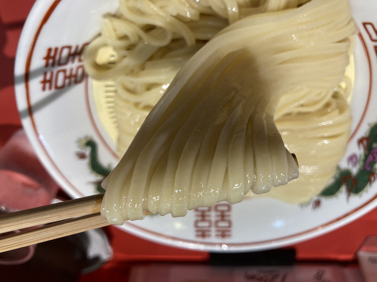 『カドヤ食堂 総本店』つけそば、持ち上げ