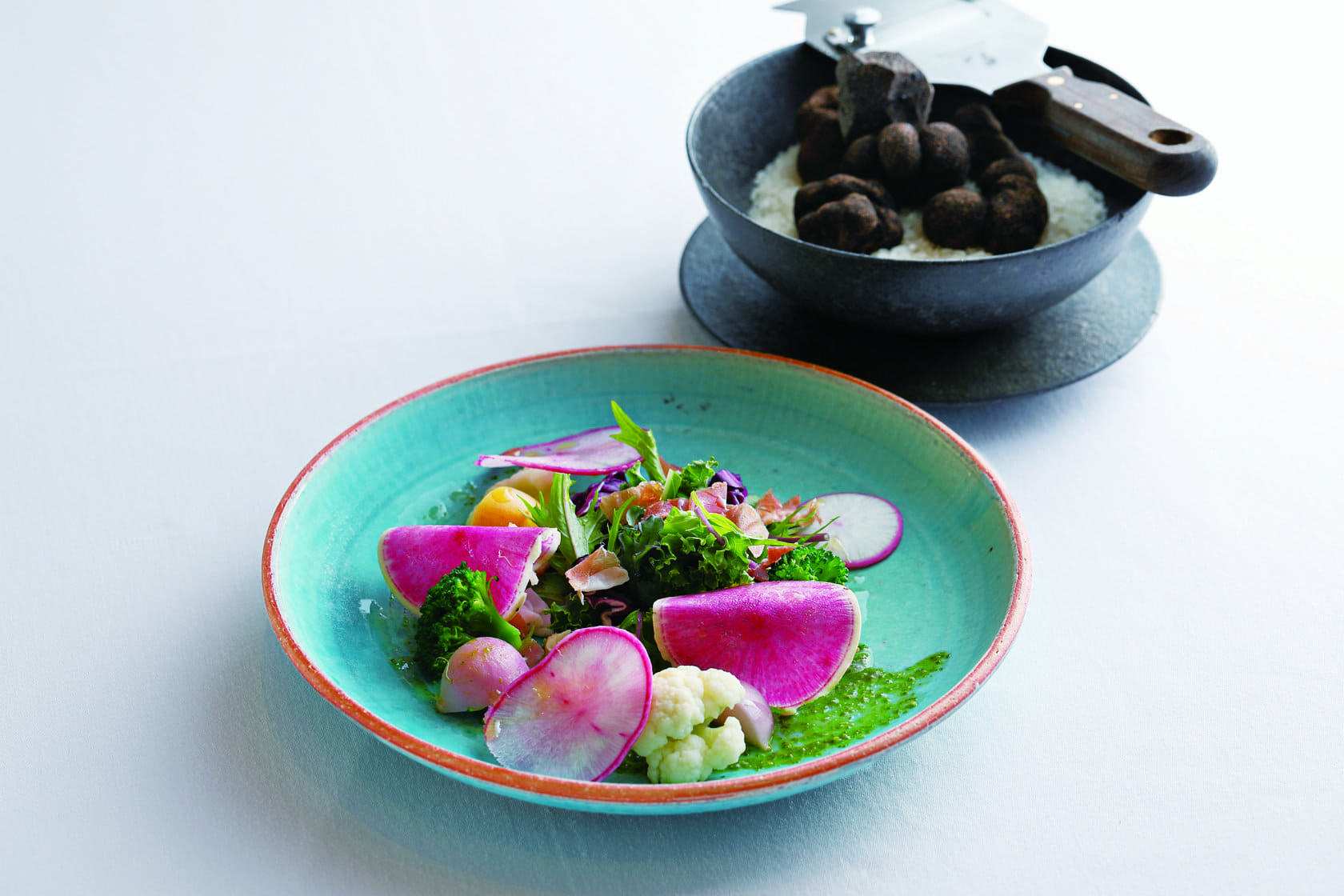 季節野菜と黒トリュフのインサラータ
