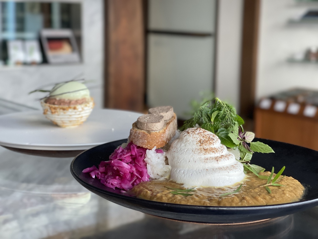 〈アッサンブラージュ・カキモト〉カレー