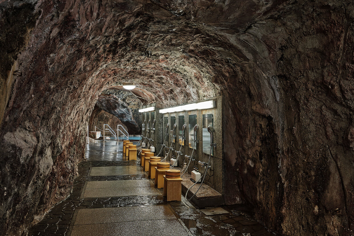 『ホテル浦島』の洞窟風呂