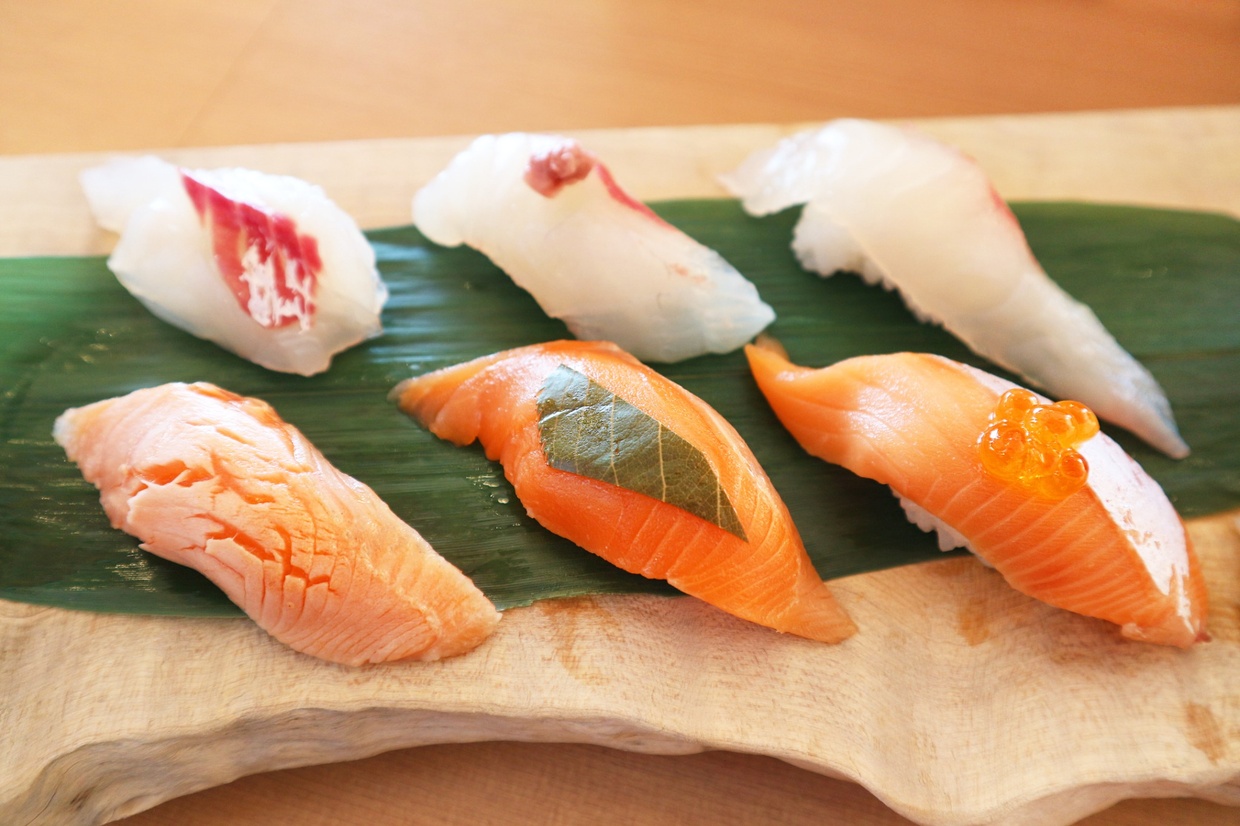 『青の舎』の「桜鯛と淡路島サクラマスの春御膳」