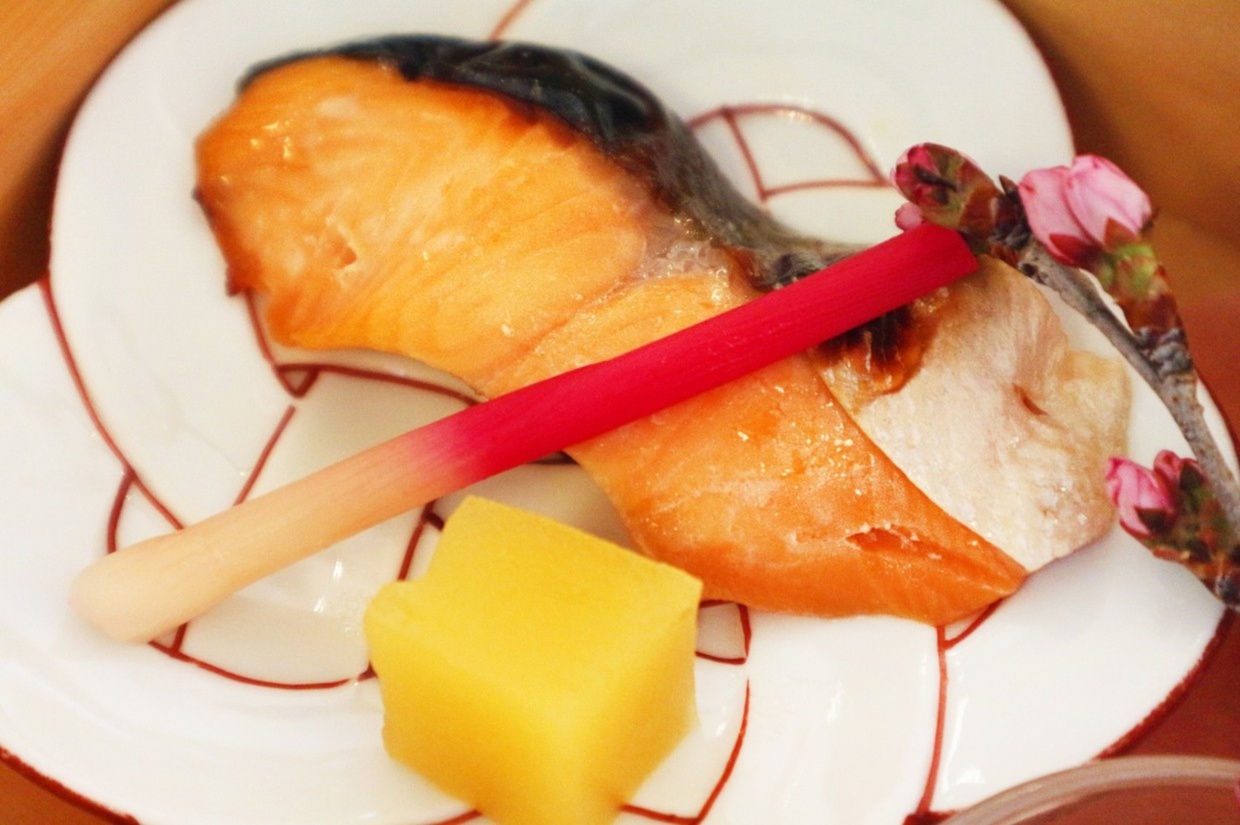『青の舎』の「桜鯛と淡路島サクラマスの春御膳」