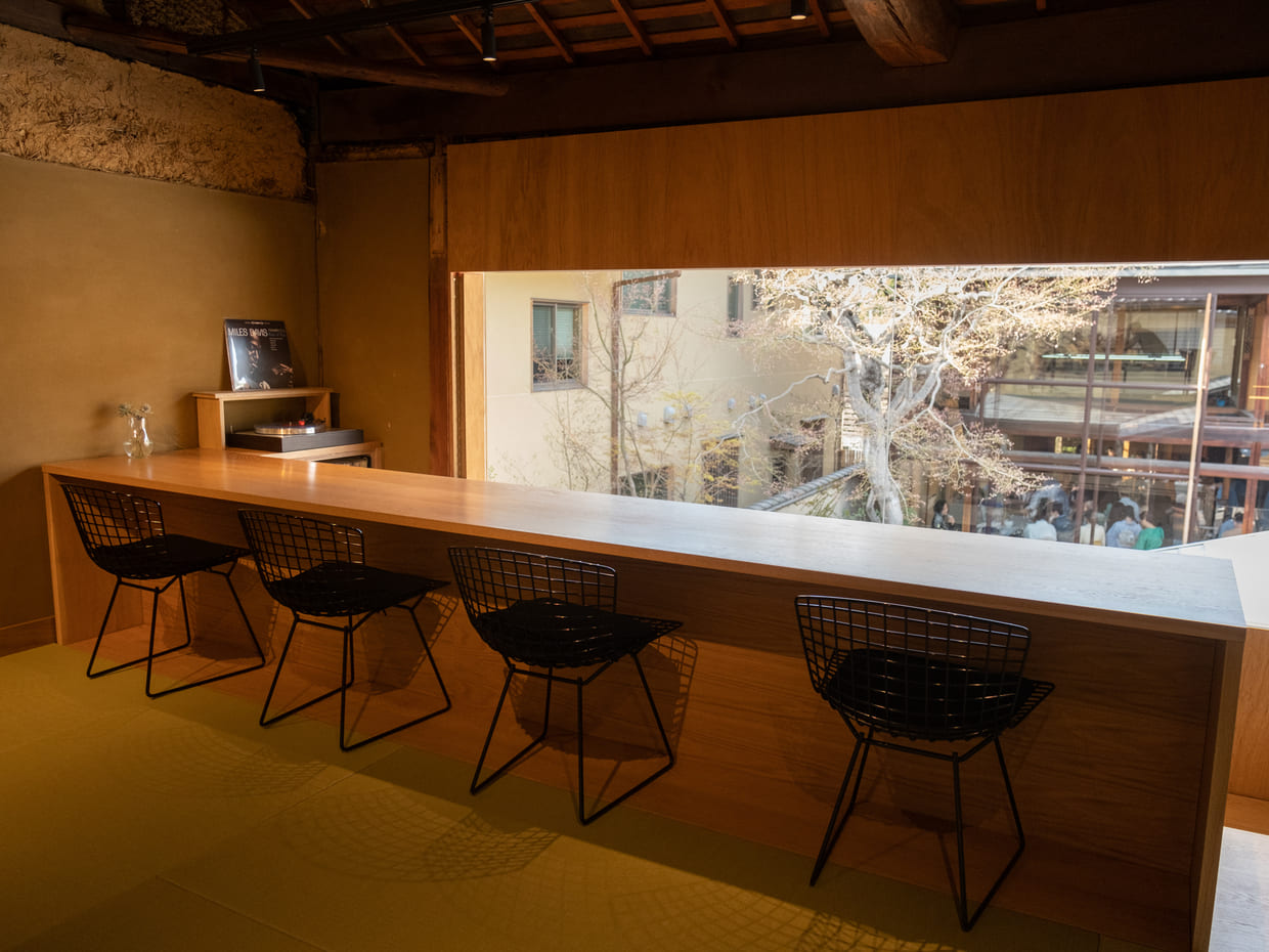 京都・南禅寺『BLUE BOTTLE STUDIO - KYOTO -』店内