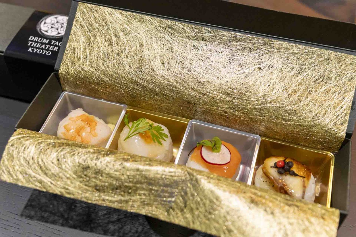 ドラムタオシアターのフード京の手毬寿司