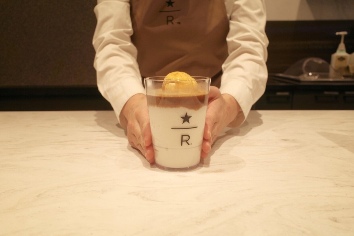 『スターバックス リザーブ® カフェ 心斎橋パルコ地下1階店』スターバックス リザーブ® エスプレッソ アフォガート フラペチーノ®