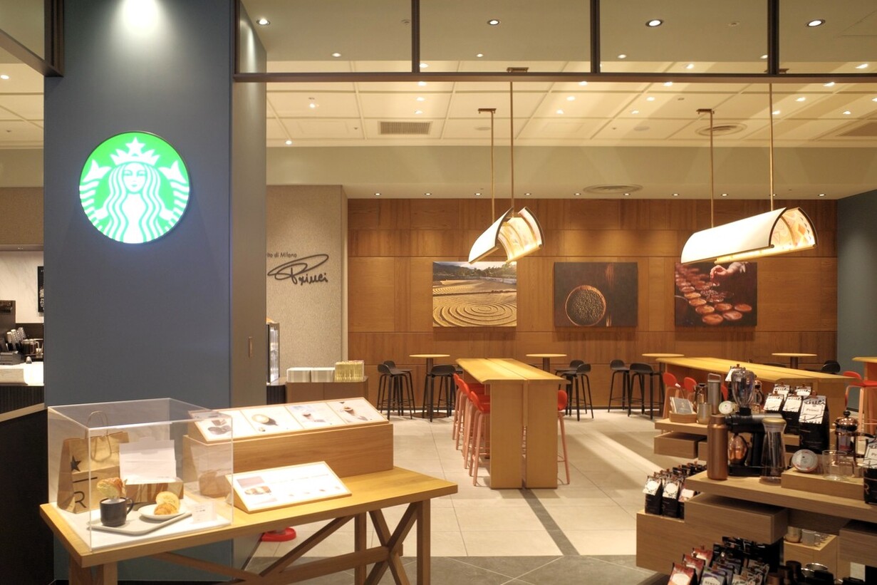 『スターバックス リザーブ® カフェ 心斎橋パルコ地下1階店』リザーブ カフェの入口