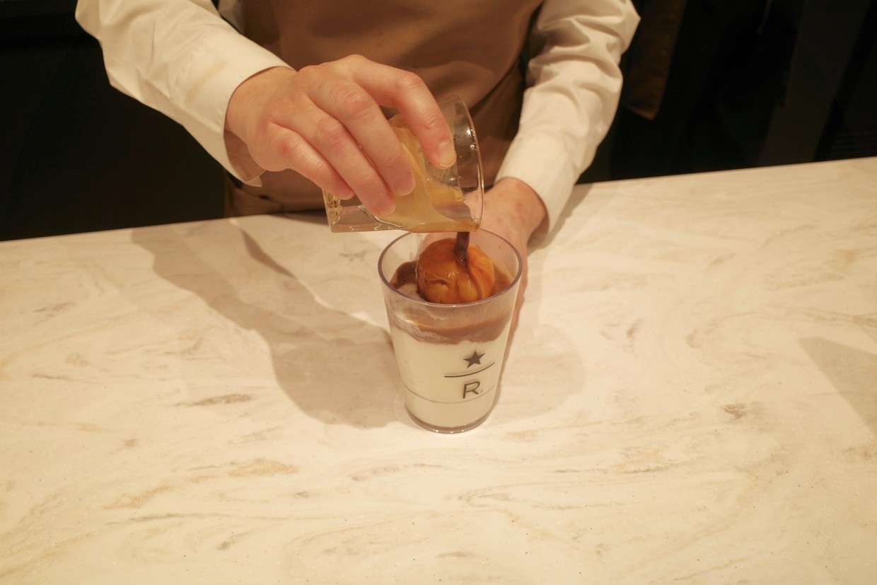 『スターバックス リザーブ® カフェ 心斎橋パルコ地下1階店』スターバックス リザーブ® エスプレッソ アフォガート フラペチーノ®