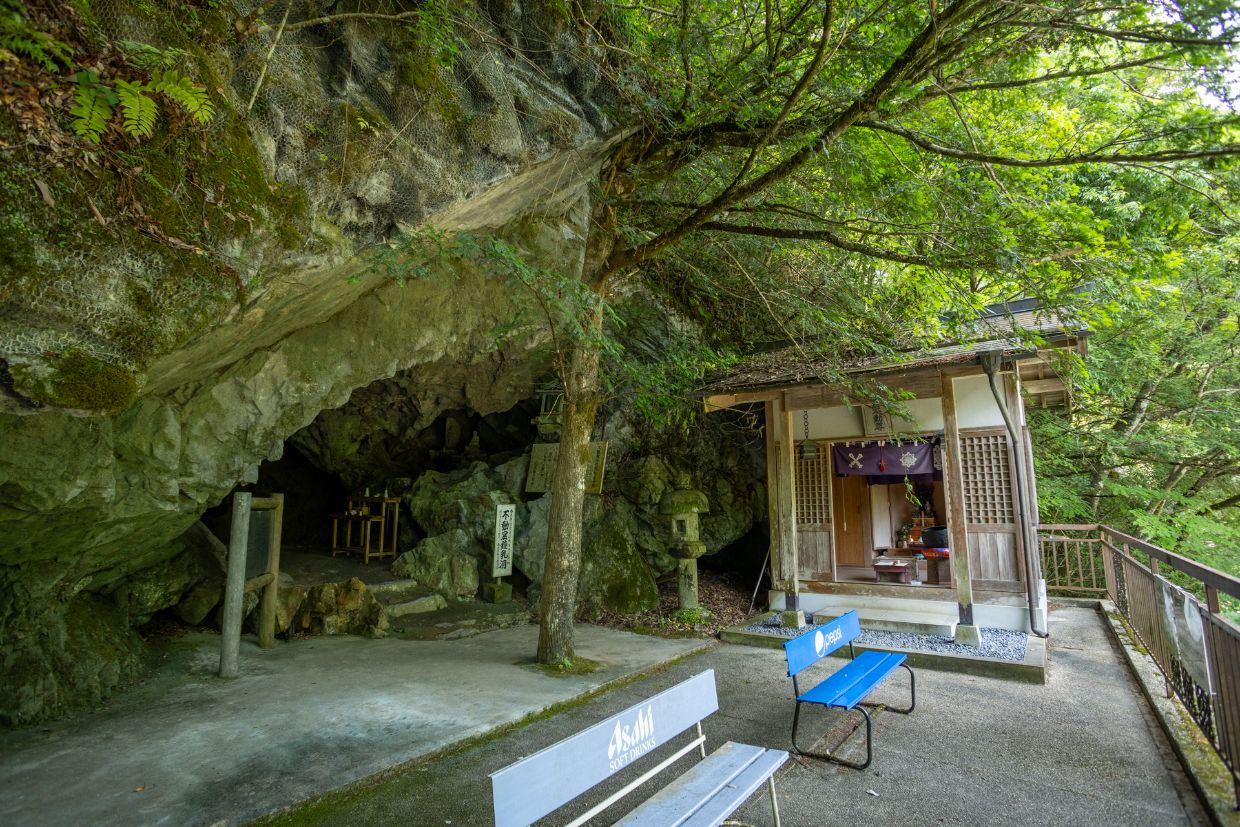 喫茶『ホラ！あな』ほらあな入り口