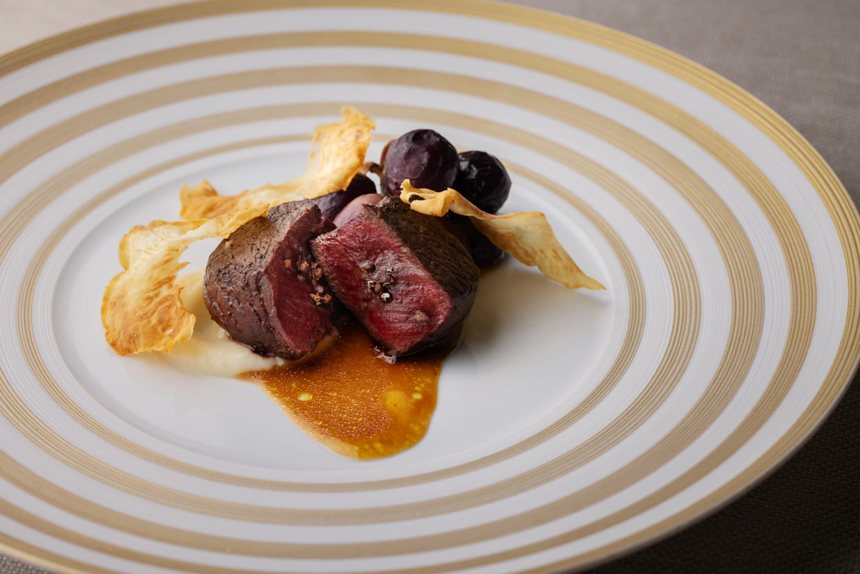「OTTO SETTE TOMAMU」鹿肉と葡萄のアロースト