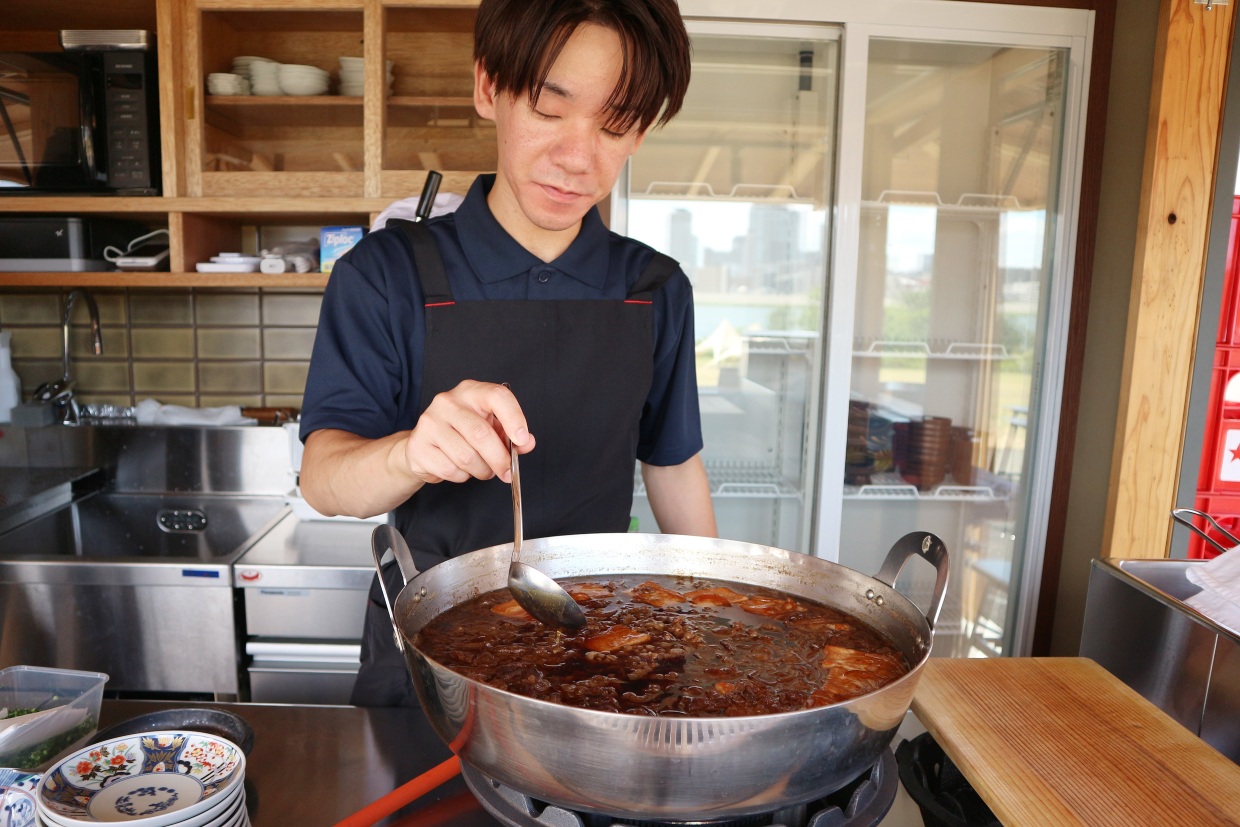 『酒場 八』肉豆腐の鍋
