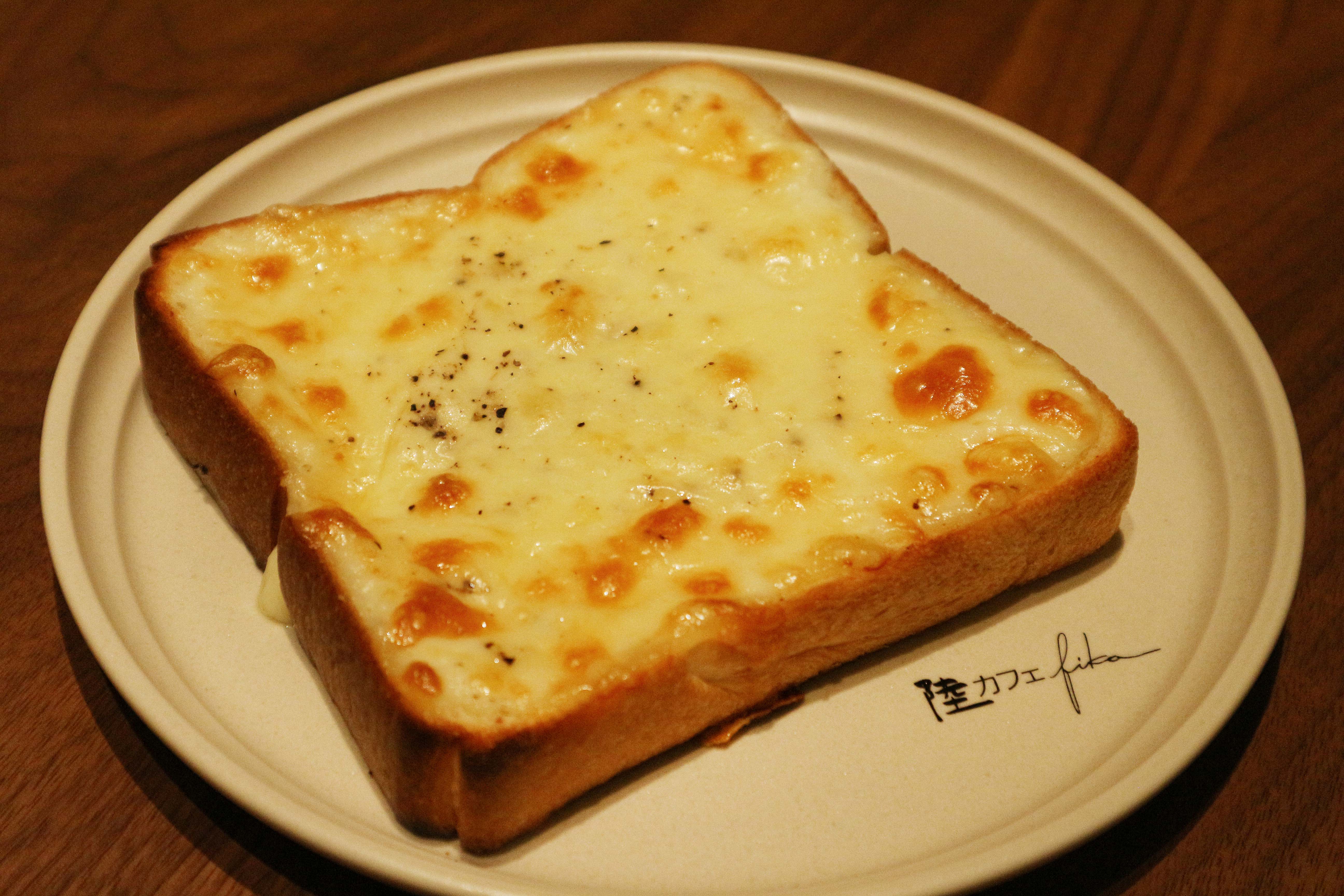 『りくろーおじさんの店』グランフロント大阪店のおかげ食パンで作った牧場トースト