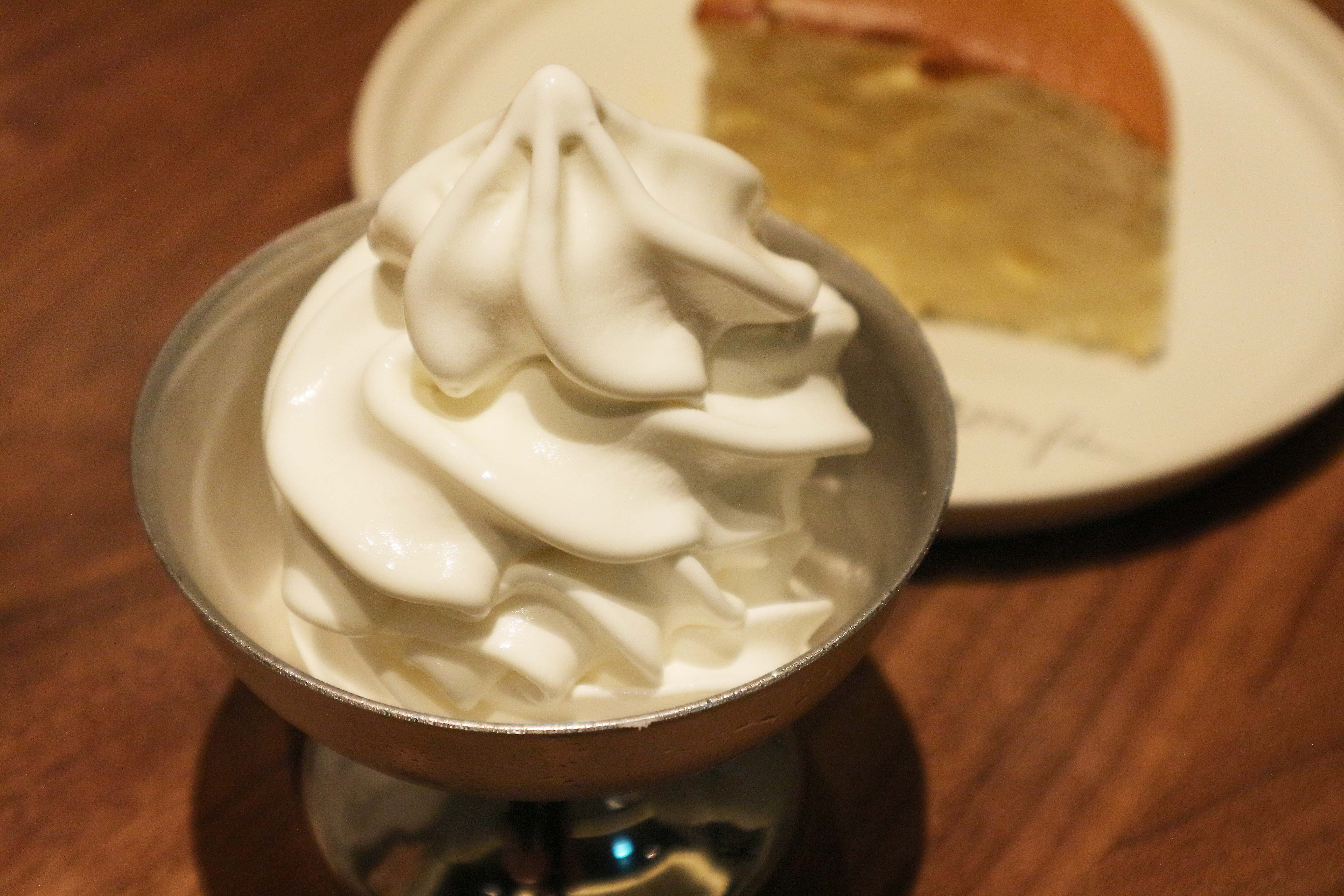 『りくろーおじさんの店』グランフロント大阪店のソフトクリーム