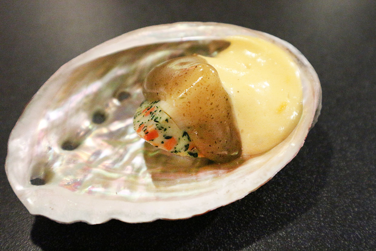 ミシュランガイド授賞式『La Baie／リーガロイヤルホテル大阪』あわび