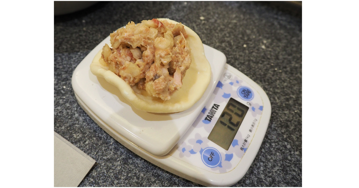 具材をスケールで測る