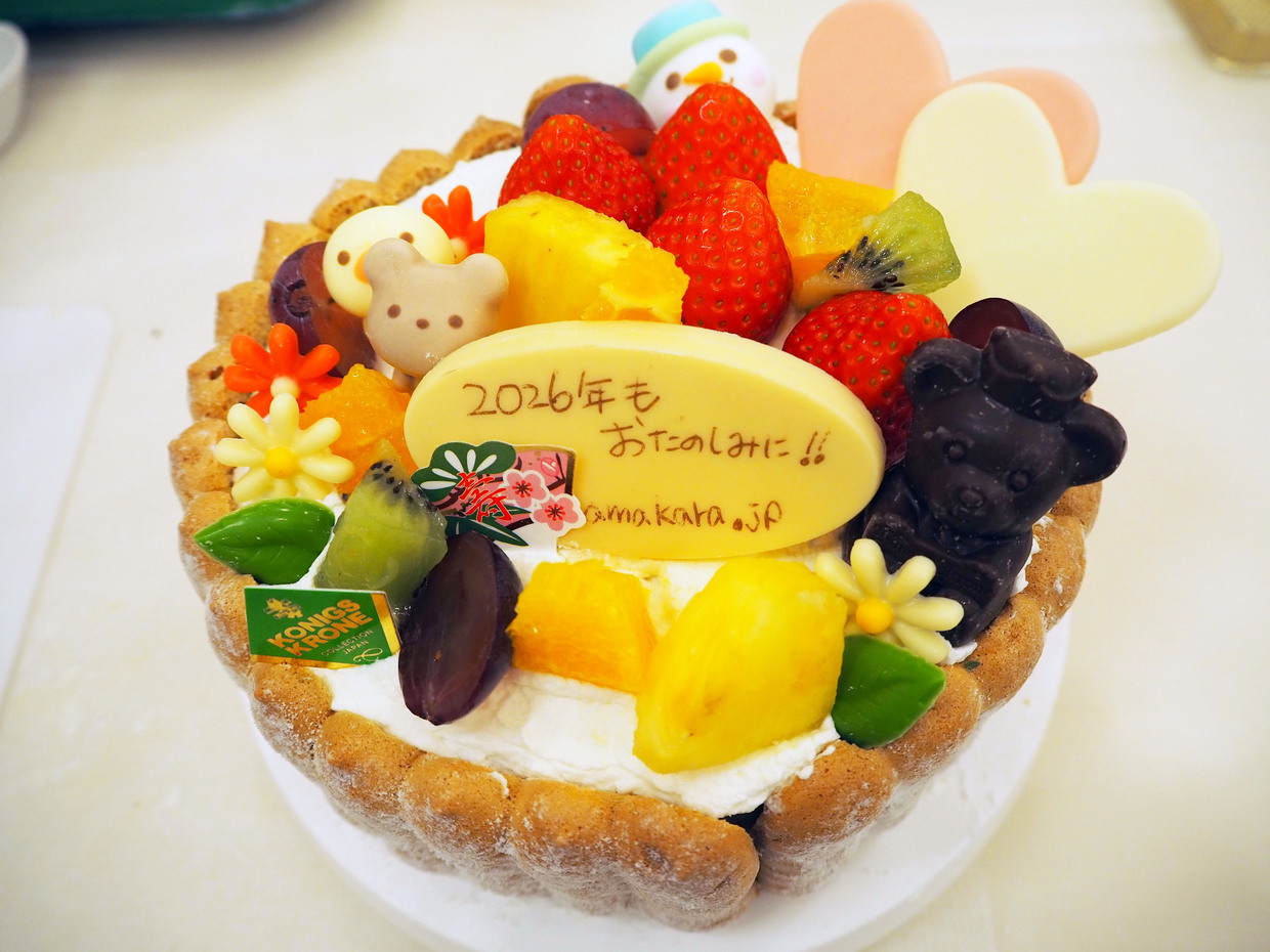 神戸・三宮『ケーニヒス クローネ』体験教室、生デコレーションケーキ完成