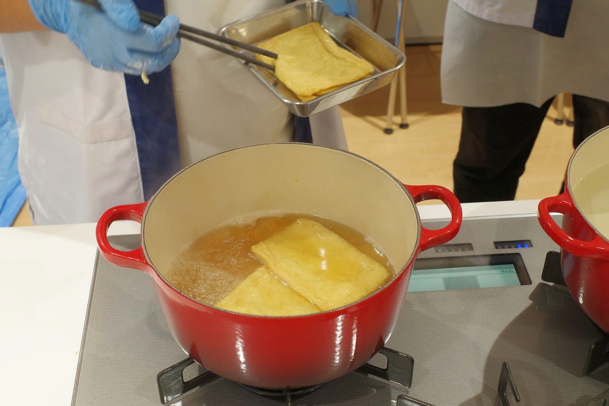 大阪『自家製麺 杵屋』「うどん打ち教室」きつね揚げ