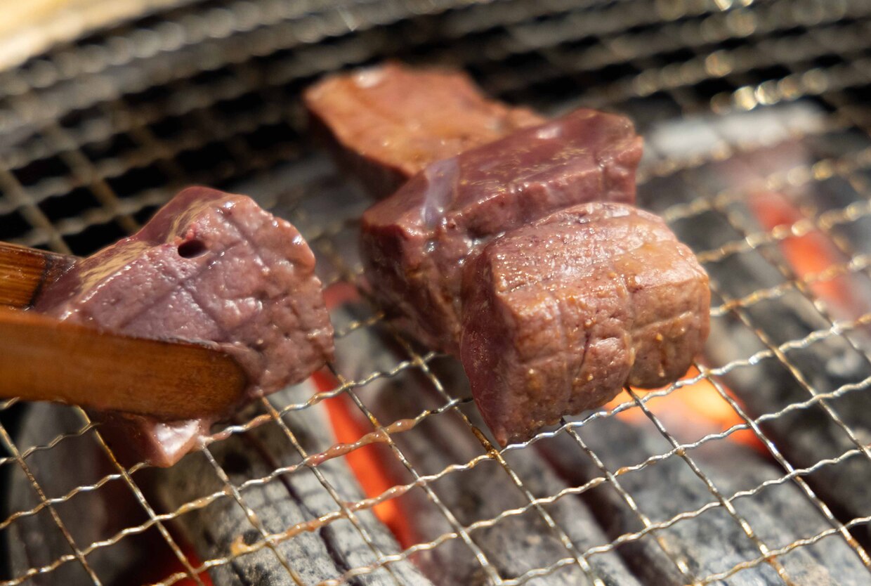 『焼肉 旬やさい ファンボギ』ホルモンの盛合せ