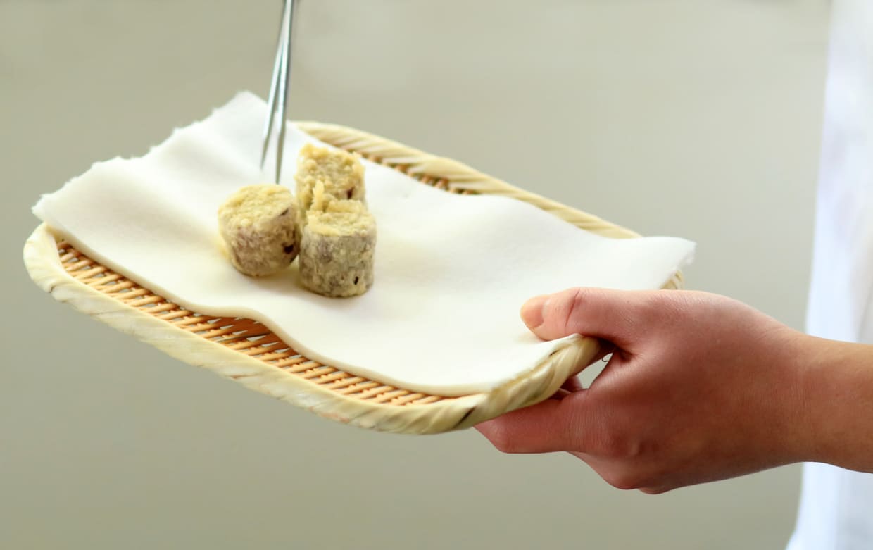 大阪・箕面『天麩羅うえの』丸十の蜜煮揚げ