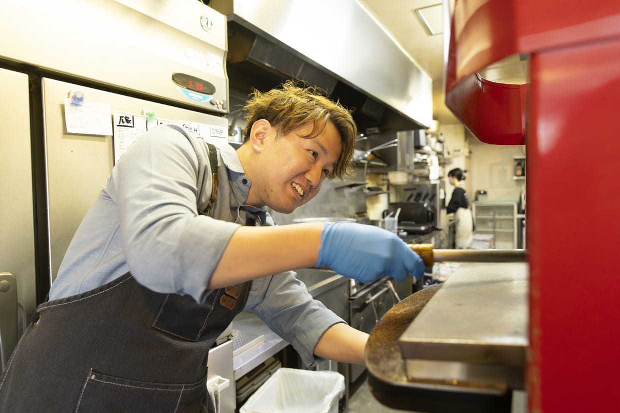 神戸・六甲道『ピッツェリア ニコラ六甲店』オーナーの赤井那央登さん