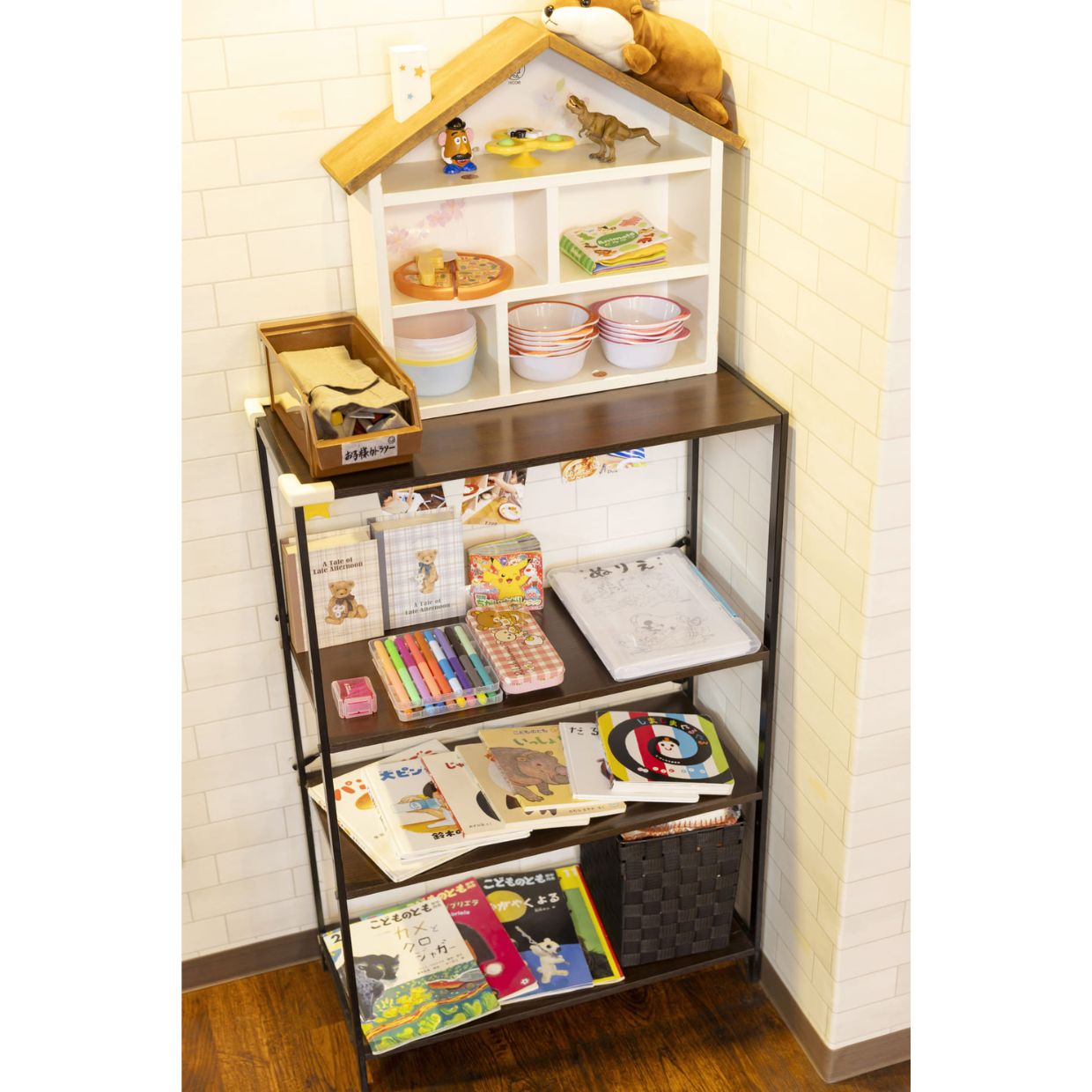 神戸・六甲道『ピッツェリア ニコラ六甲店』絵本や塗り絵