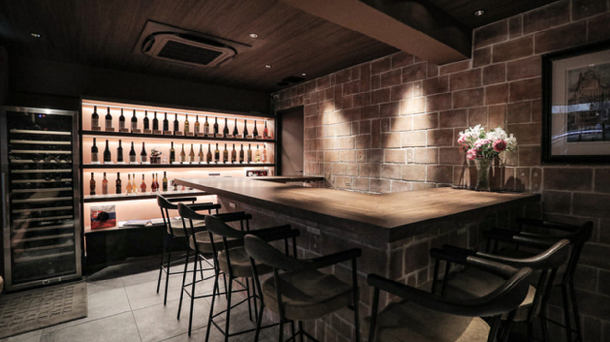 大阪・北新地のスロバキアワイン専門のバー＆ショップ『Dufarm』