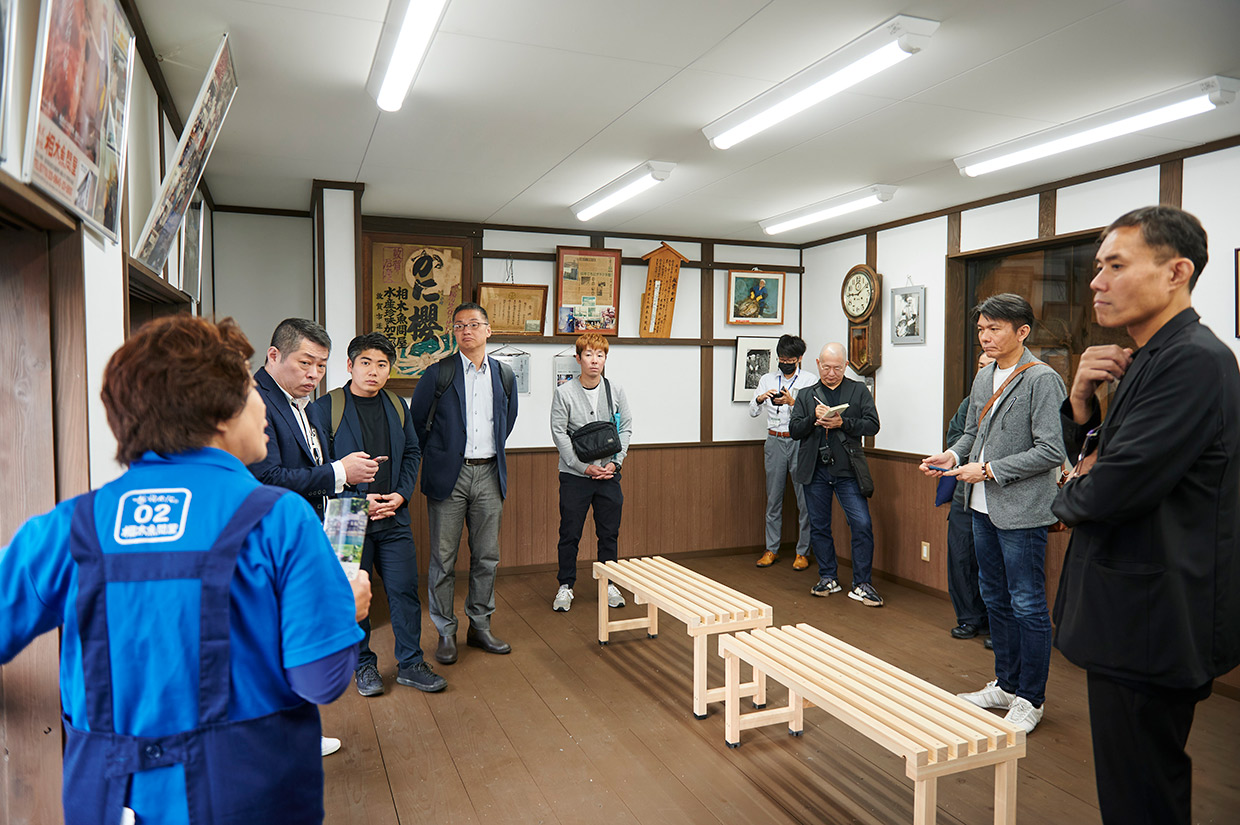 カニ見学