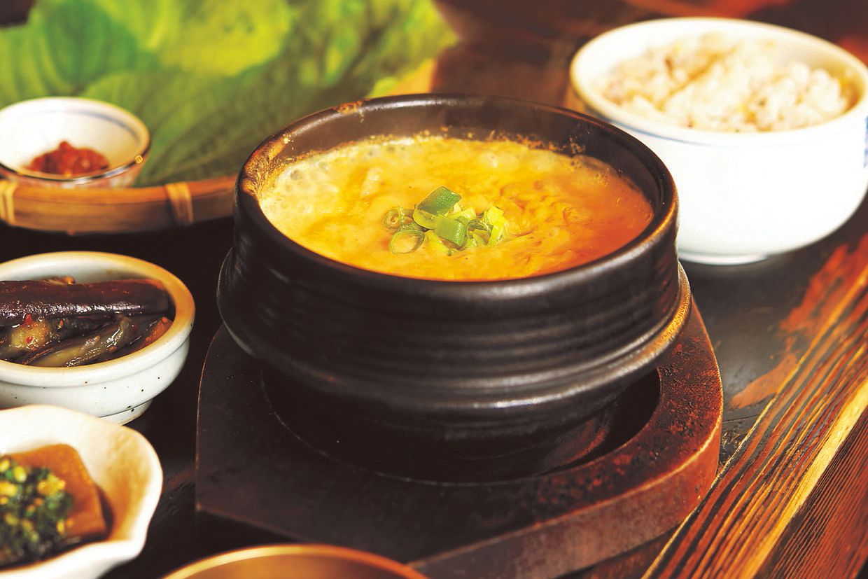 チゲ（スープ）の専門店『ピニョ食堂』／京都市役所