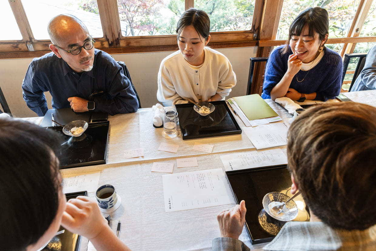 学びの時間、食事シーン