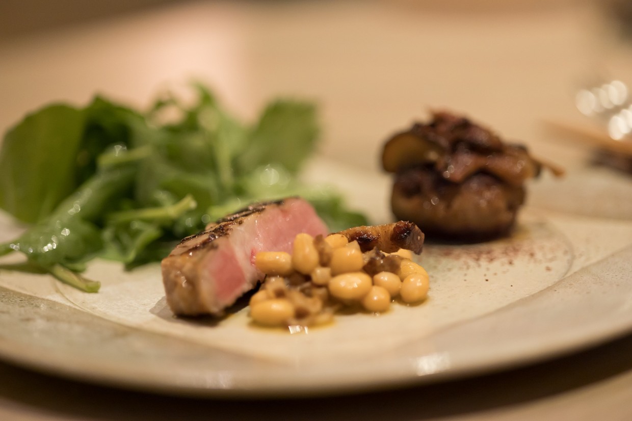 あーすん今帰仁アグーの豚肩グリルとハンバーグ