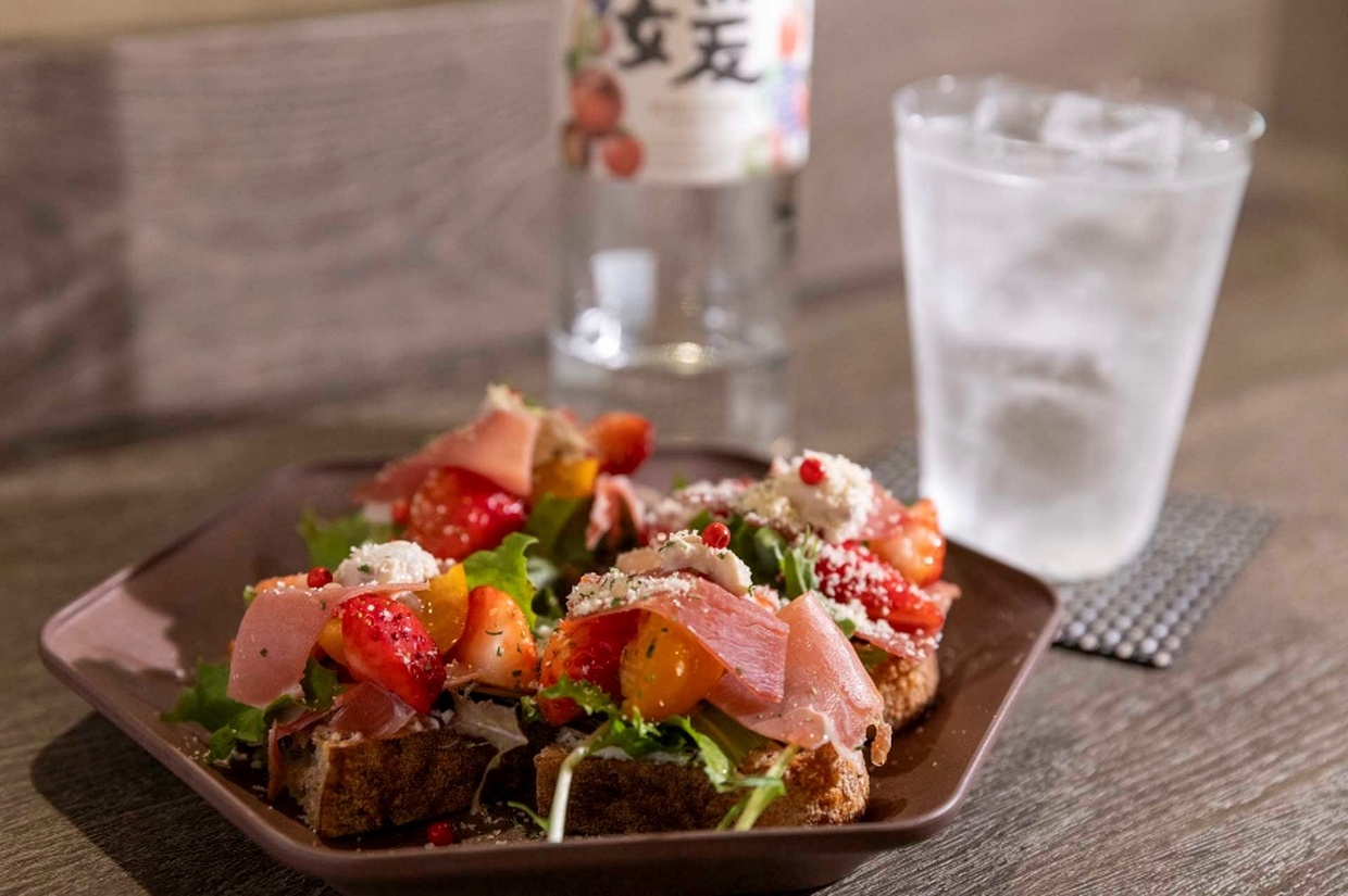 りくとそらの料理とジン