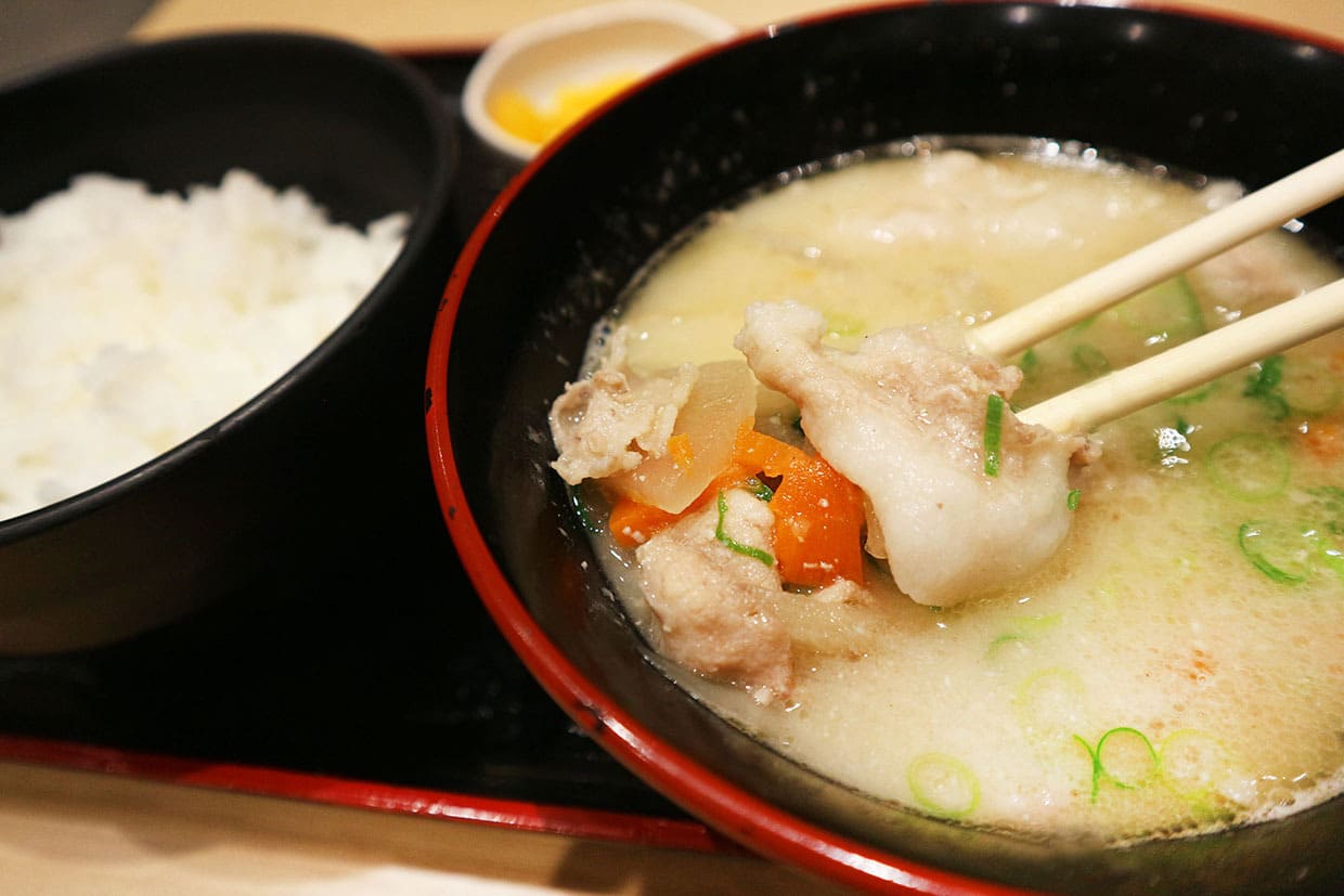 『資さんうどん』料理