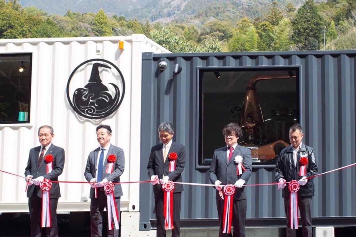 『仁淀川蒸留所』