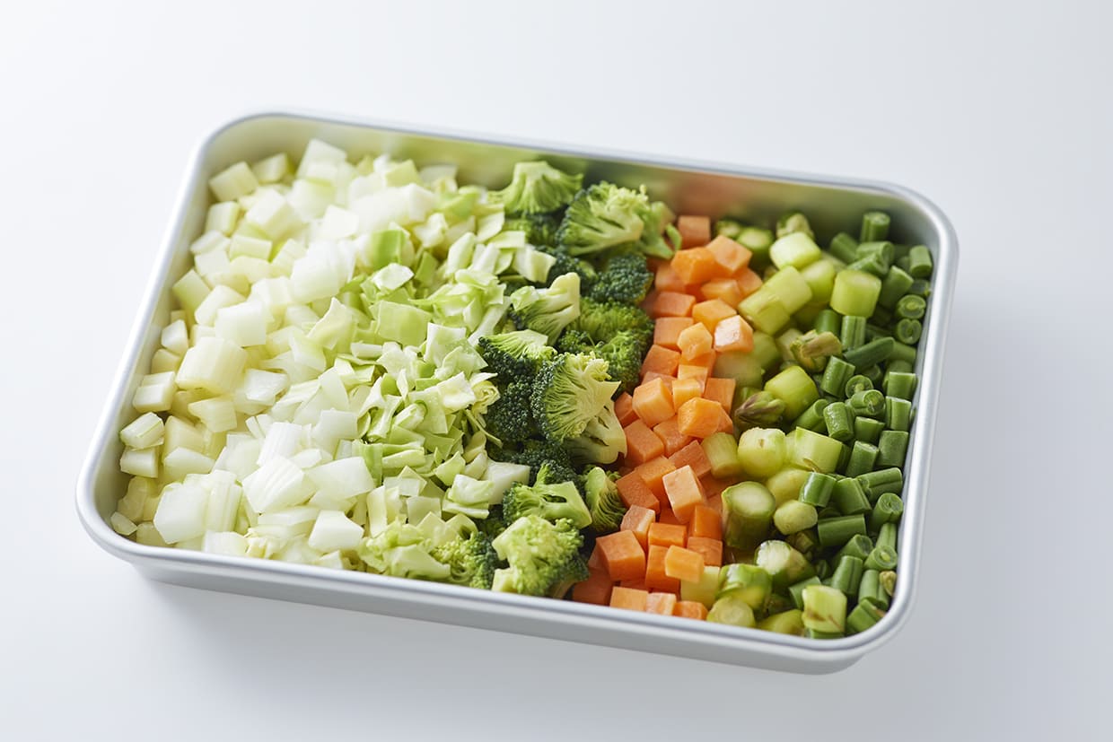 野菜を切り揃える