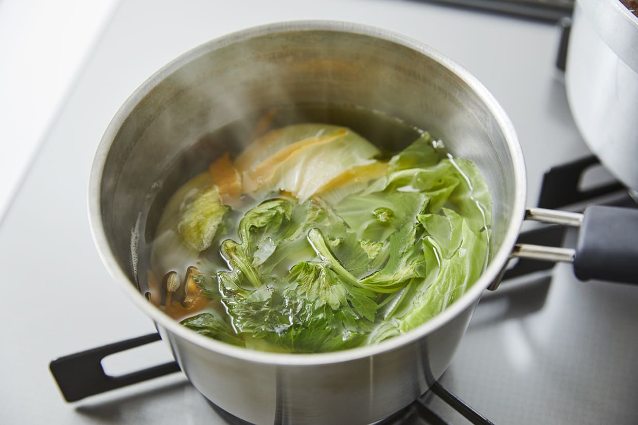 野菜だしをとる