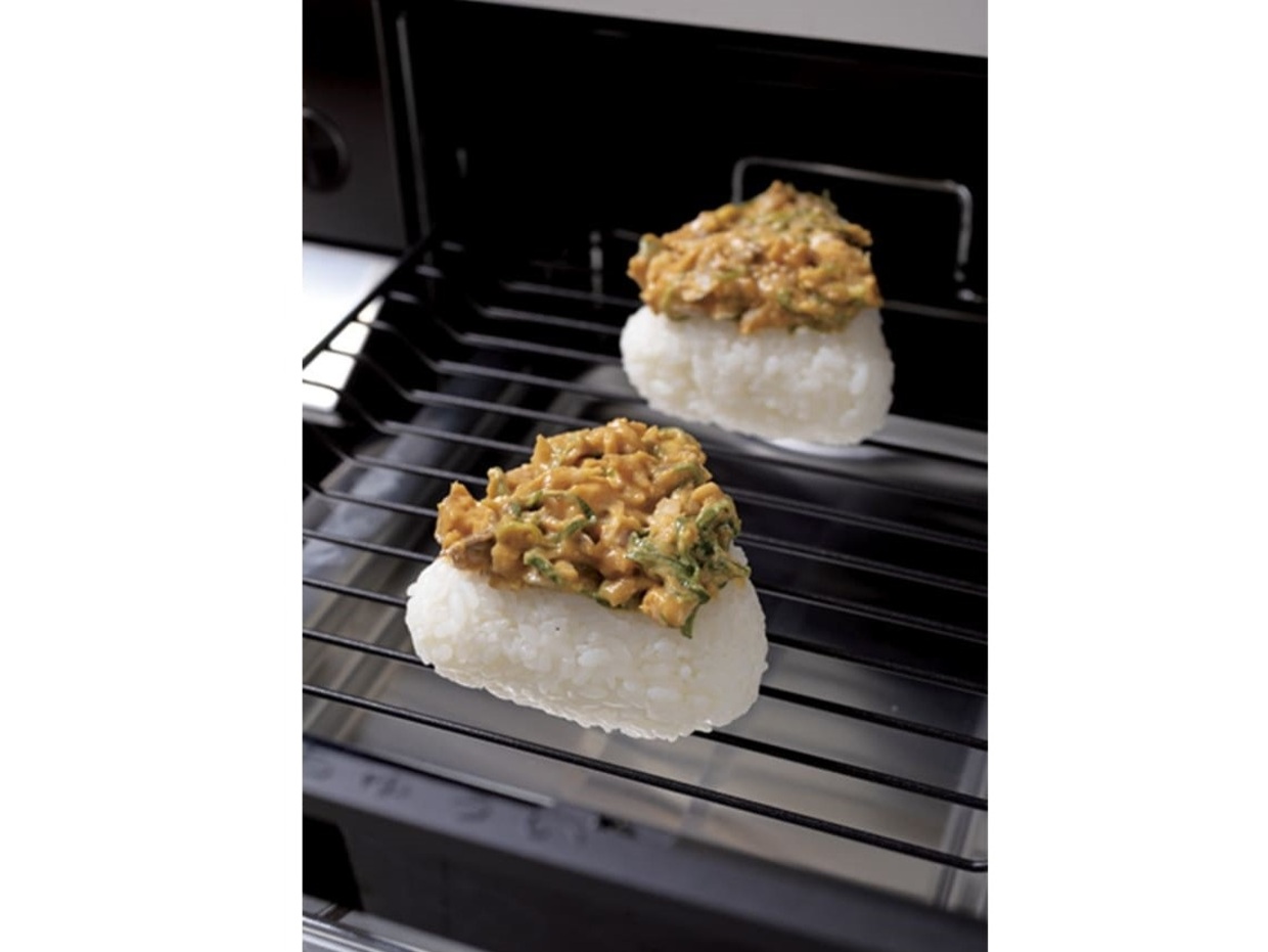 アジのネギ味噌焼きおにぎりのレシピ、焼く