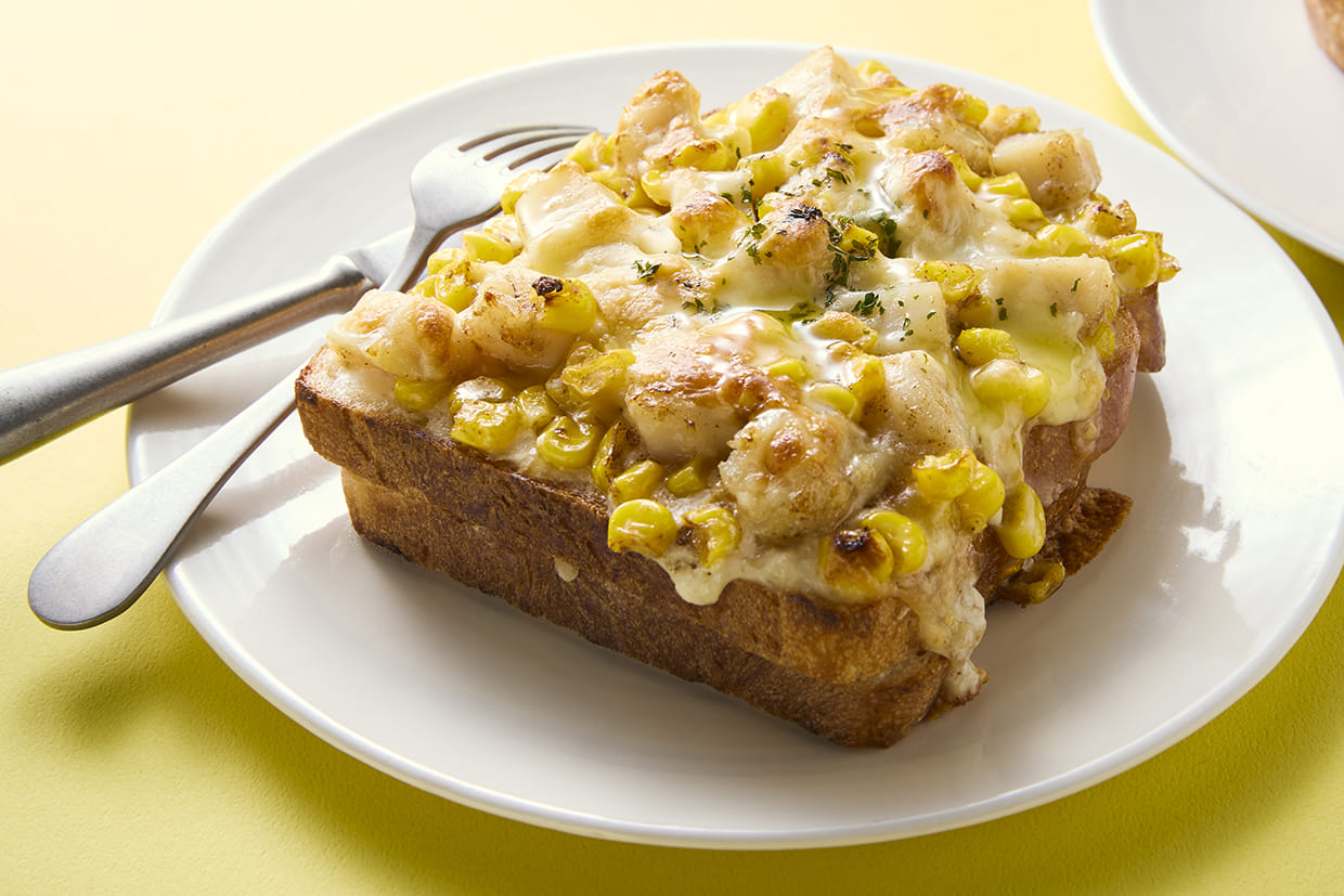 『パネ ホ マレッタ』のホタテバターとコーンのクロックムッシュの完成 