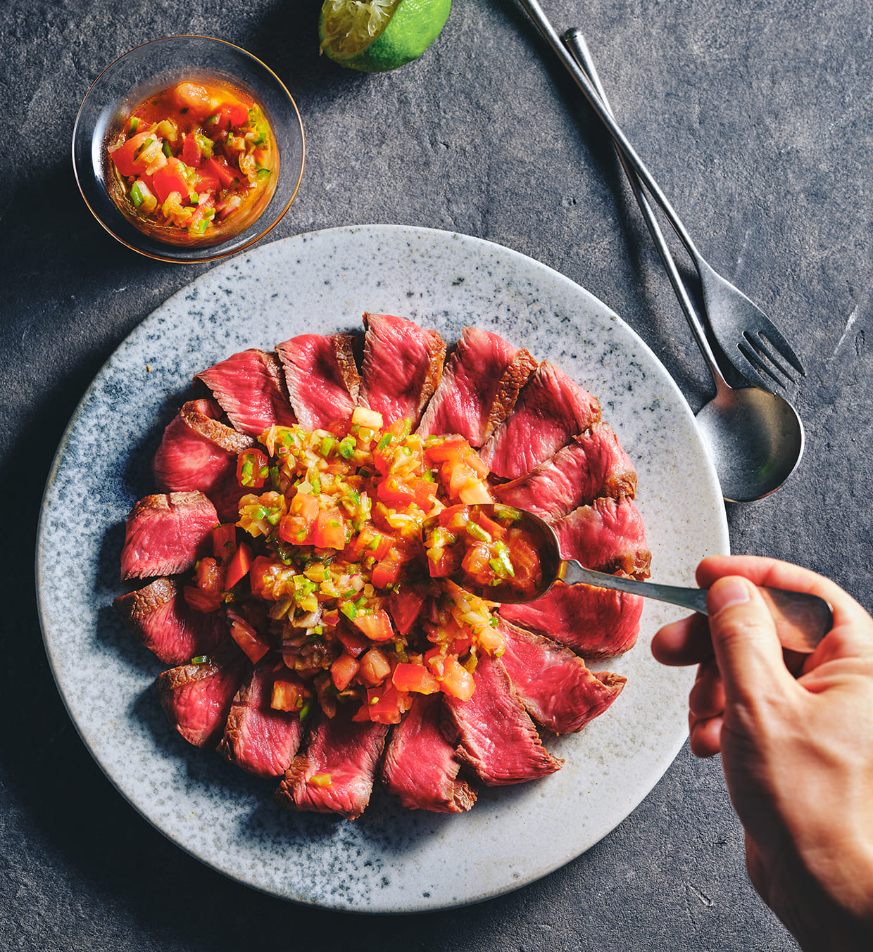 牛肉グリル 中華風サルサソースの完成