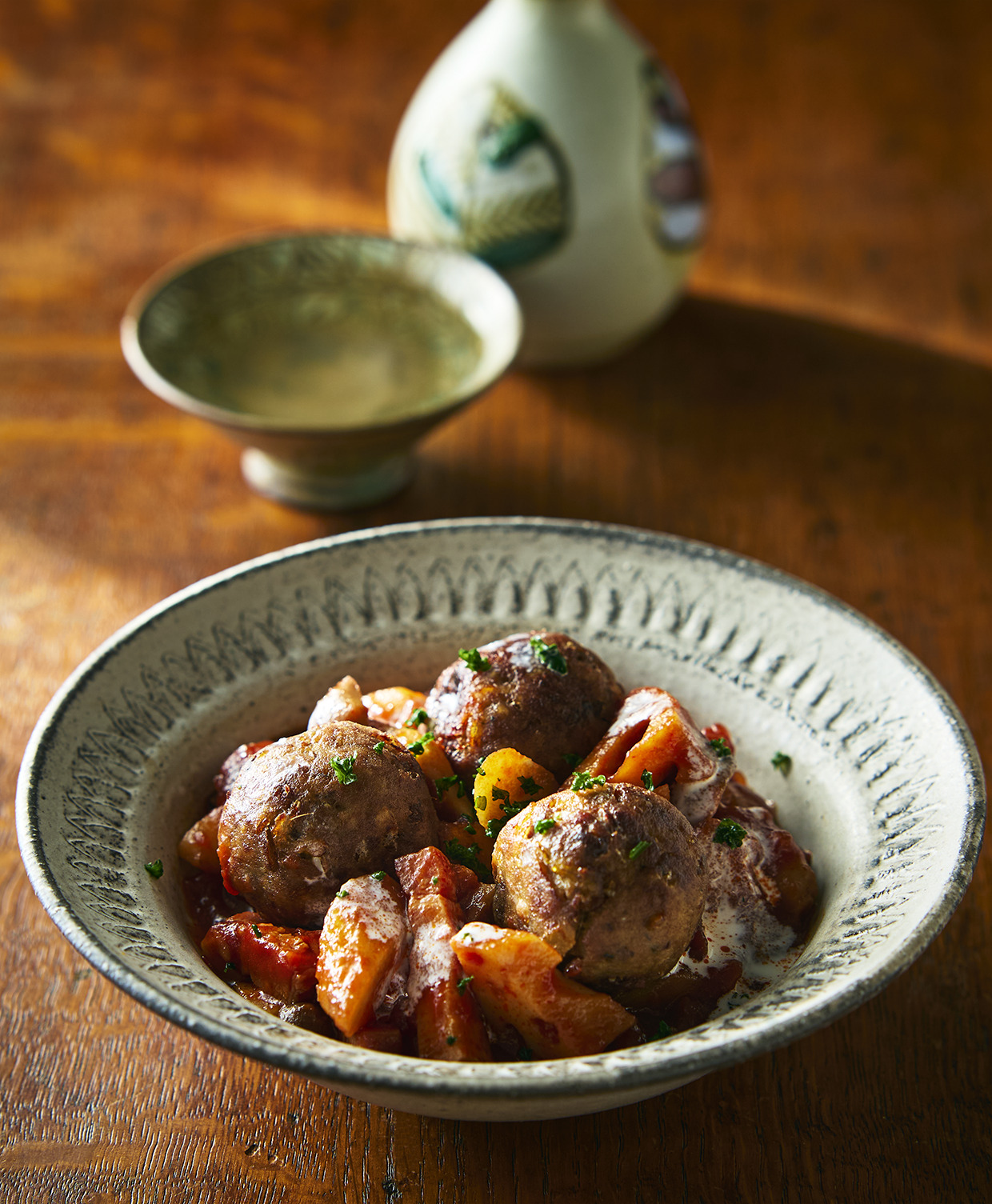「新奈」の秋刀魚の揚げ団子と根菜のトマト煮