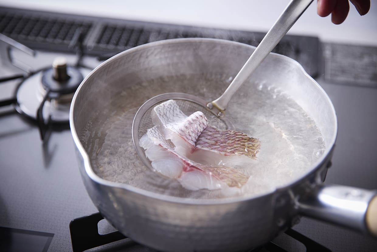 鯛を霜降りにする