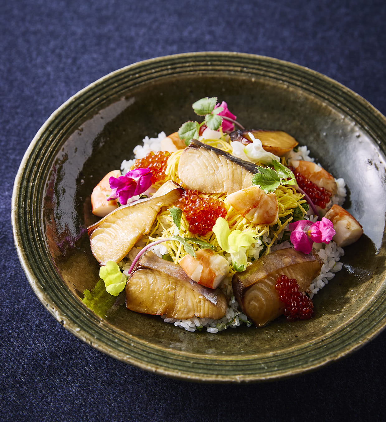 『季と菜と魚と さんたか』の鰆のちらし寿司の完成