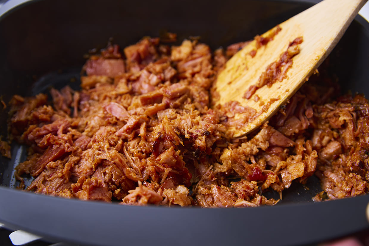 ベーコンの繊維をほぐす