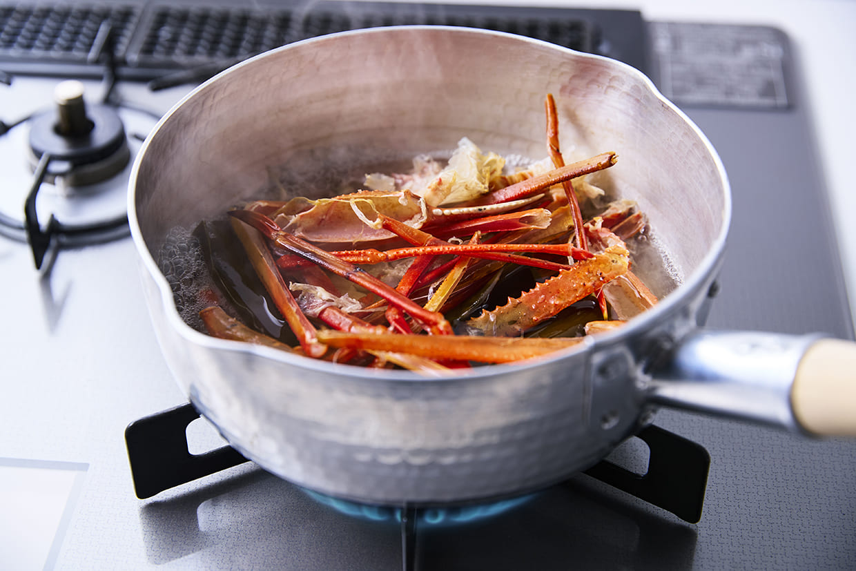 カニだしを取る